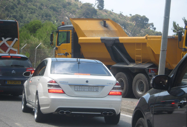 Mercedes-Benz S 65 AMG V221