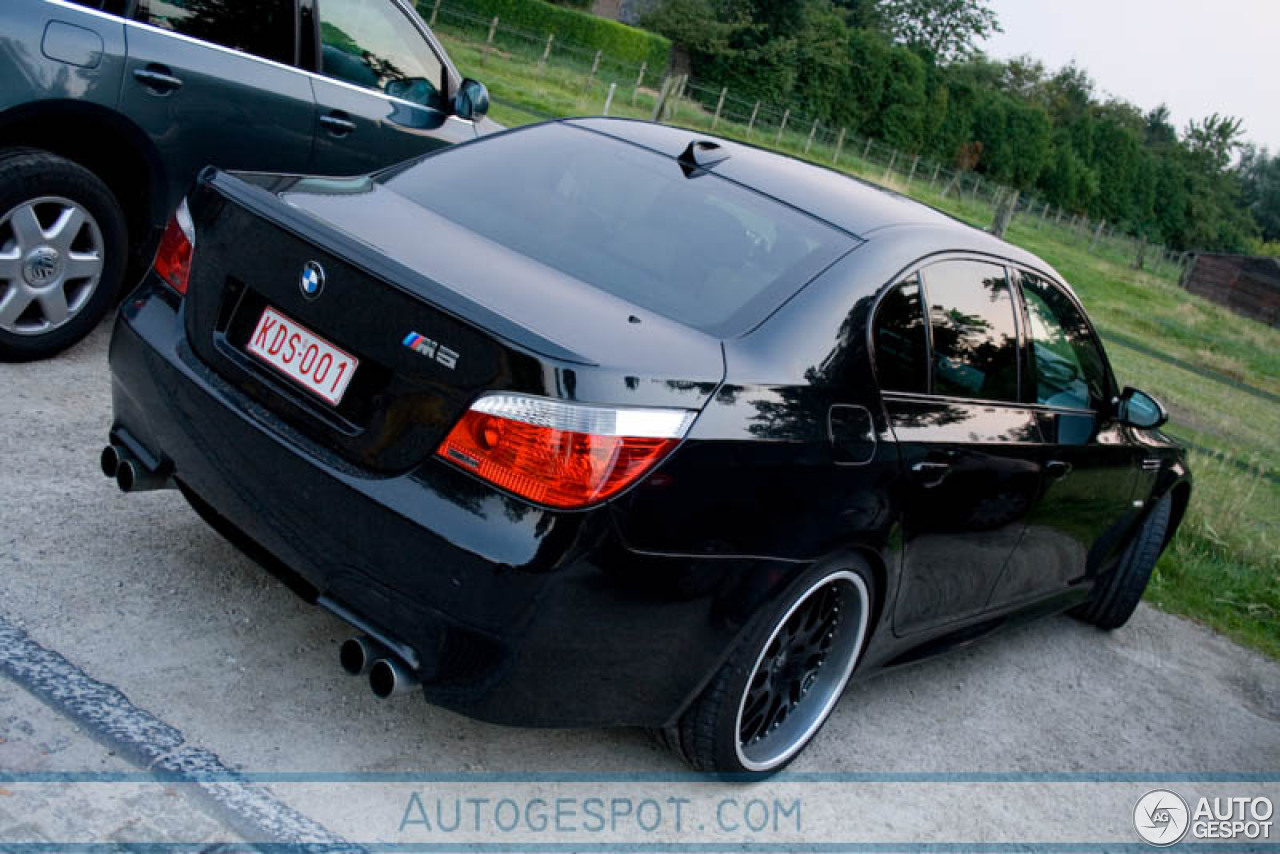 BMW M5 E60 2005