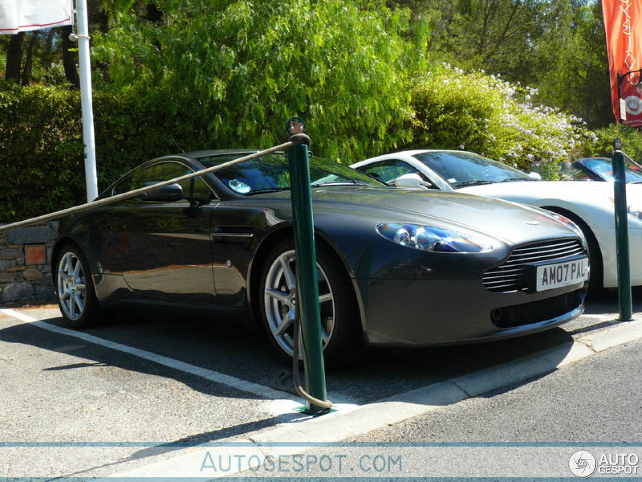 Aston Martin V8 Vantage