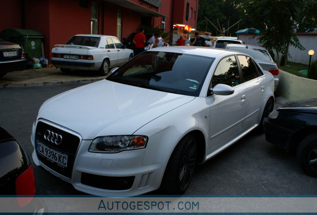 Audi RS4 Sedan