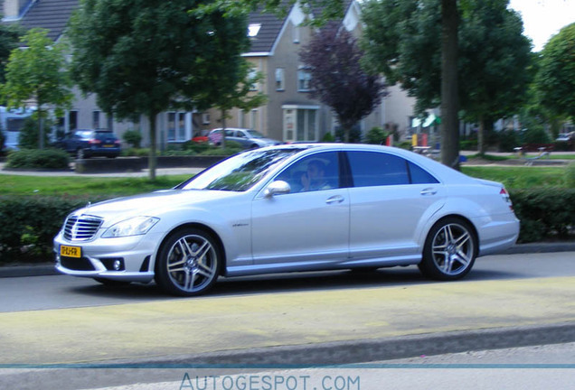 Mercedes-Benz S 63 AMG W221