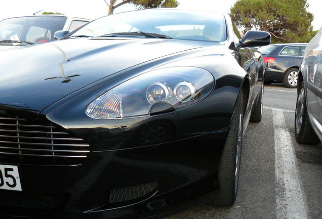 Aston Martin DB9