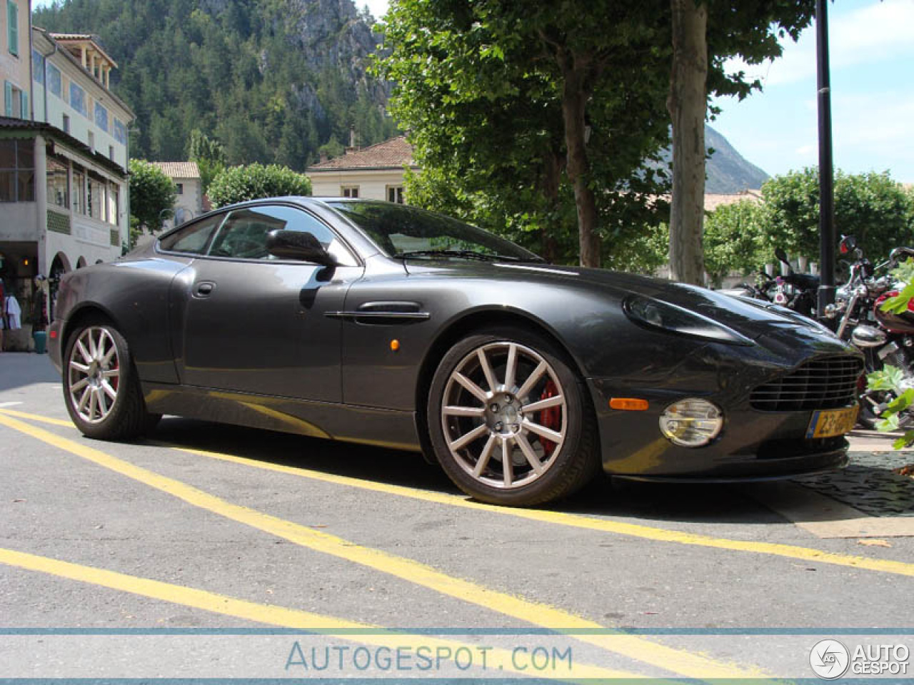 Aston Martin Vanquish S