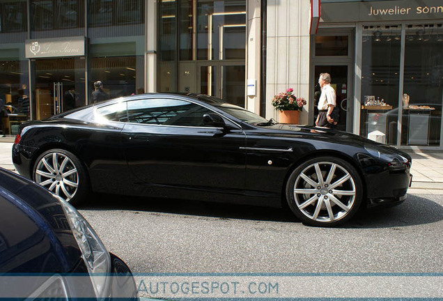 Aston Martin DB9