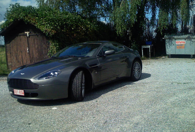 Aston Martin V8 Vantage