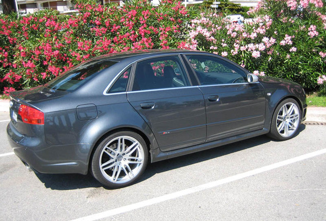 Audi RS4 Sedan