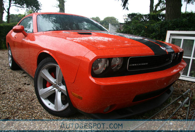 Dodge Challenger SRT-8