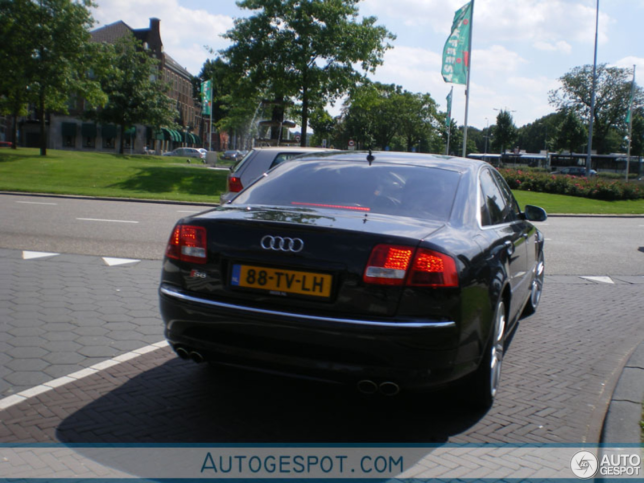 Audi S8 D3