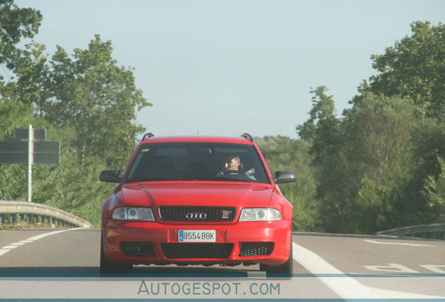 Audi RS4 Avant B5