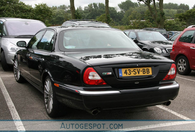 Jaguar XJR