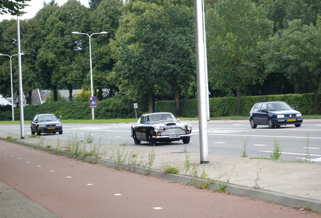 Aston Martin DB4