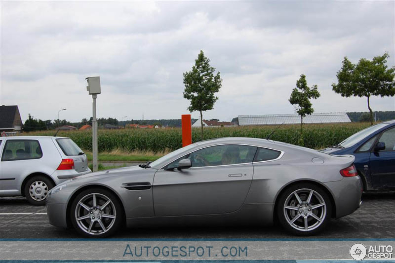 Aston Martin V8 Vantage