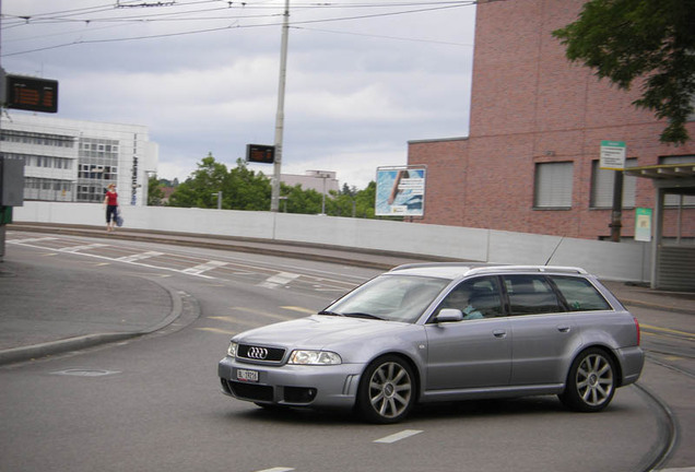 Audi RS4 Avant B5