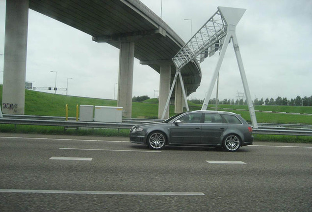 Audi RS4 Avant B7