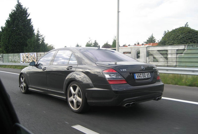 Mercedes-Benz S 65 AMG V221