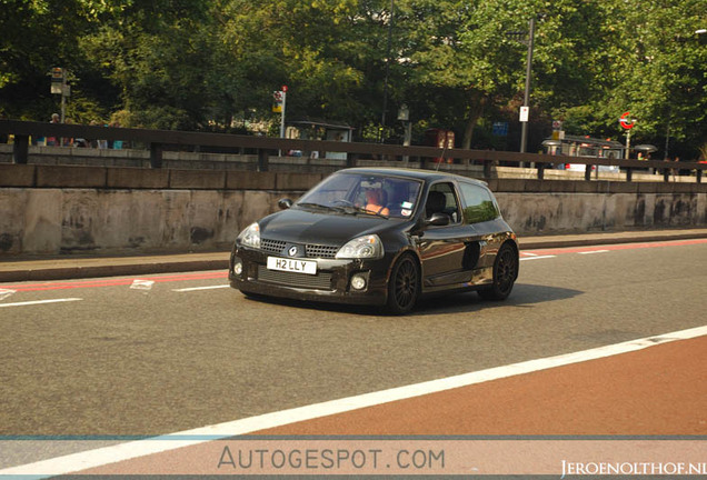 Renault Clio V6 Phase II