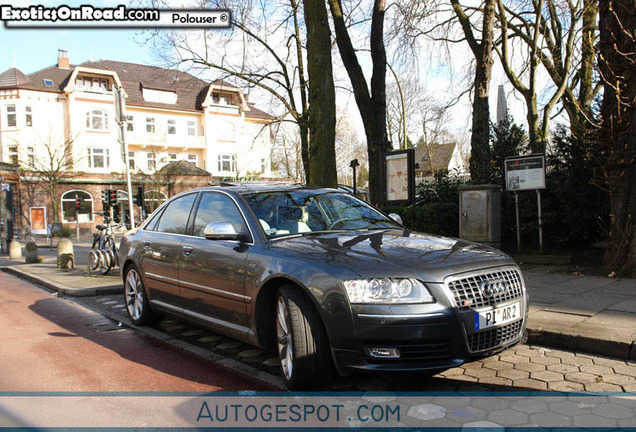 Audi S8 D3