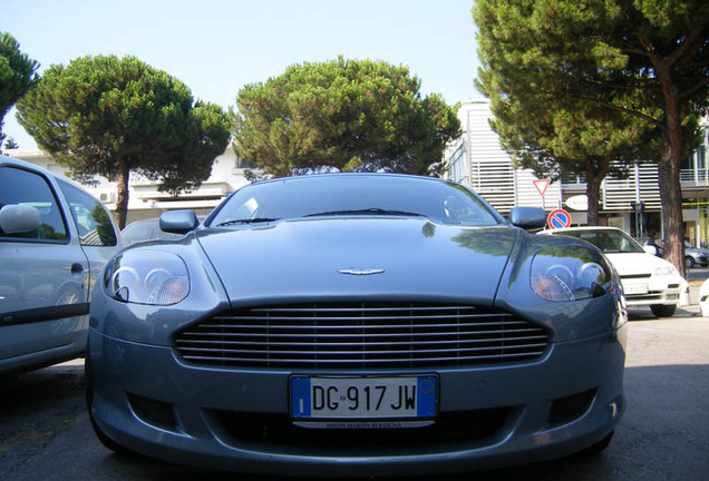 Aston Martin DB9 Volante