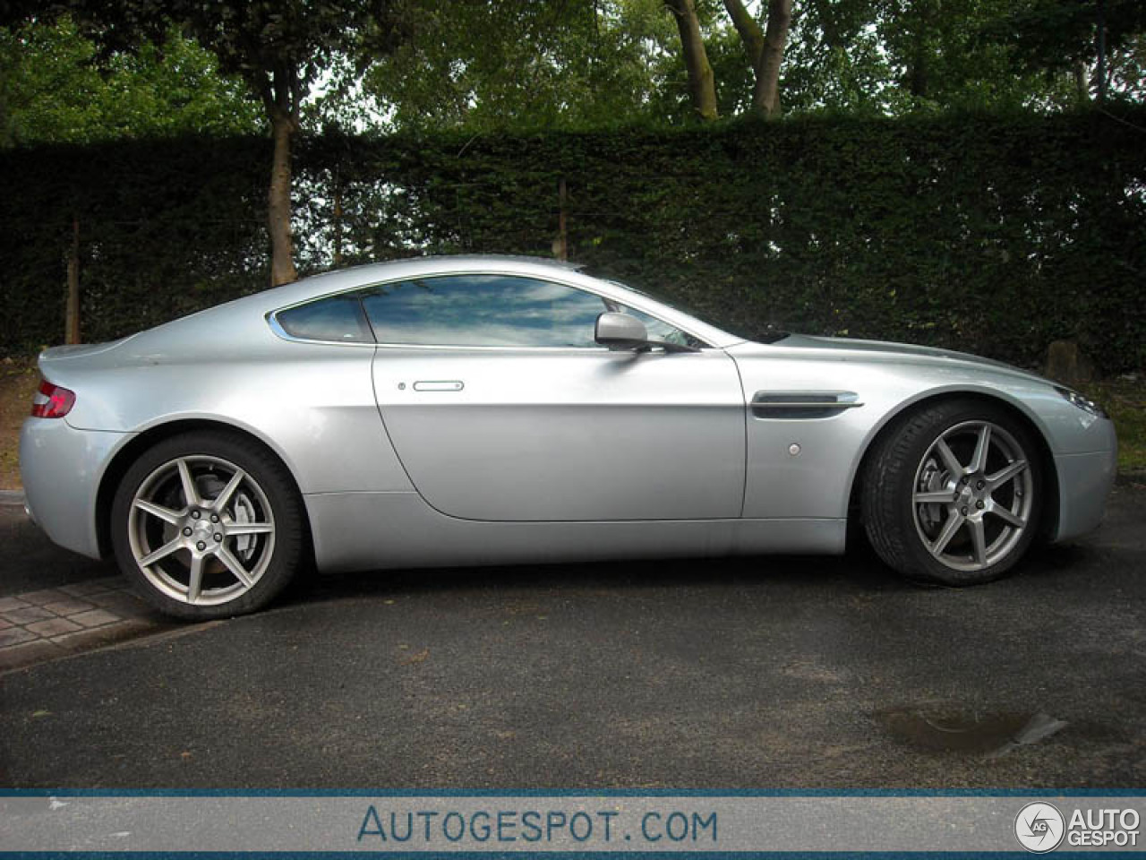 Aston Martin V8 Vantage