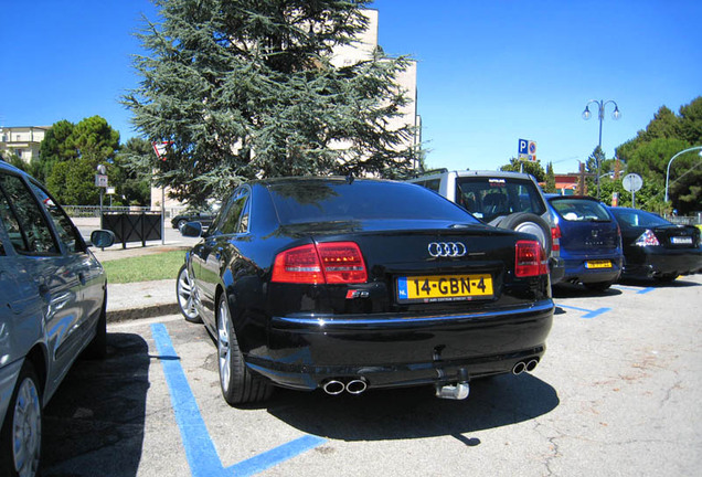 Audi S8 D3