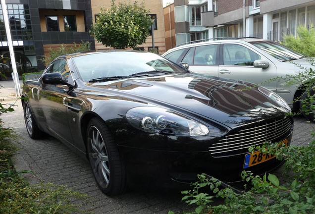 Aston Martin DB9