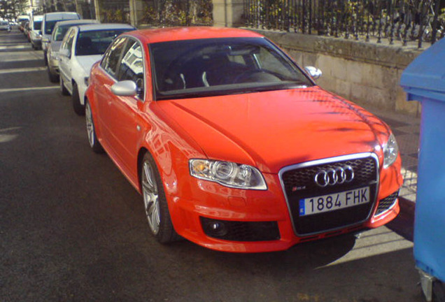 Audi RS4 Sedan