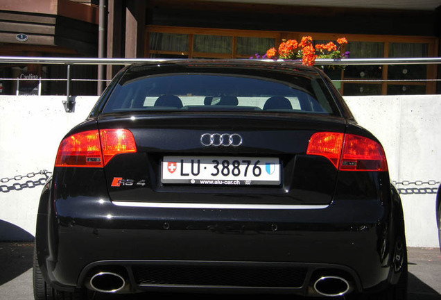 Audi RS4 Sedan