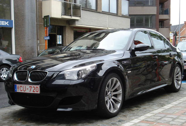 BMW M5 E60 2005