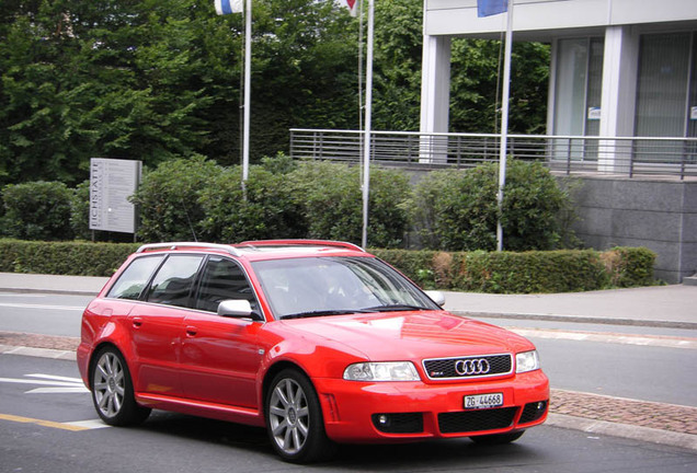 Audi RS4 Avant B5