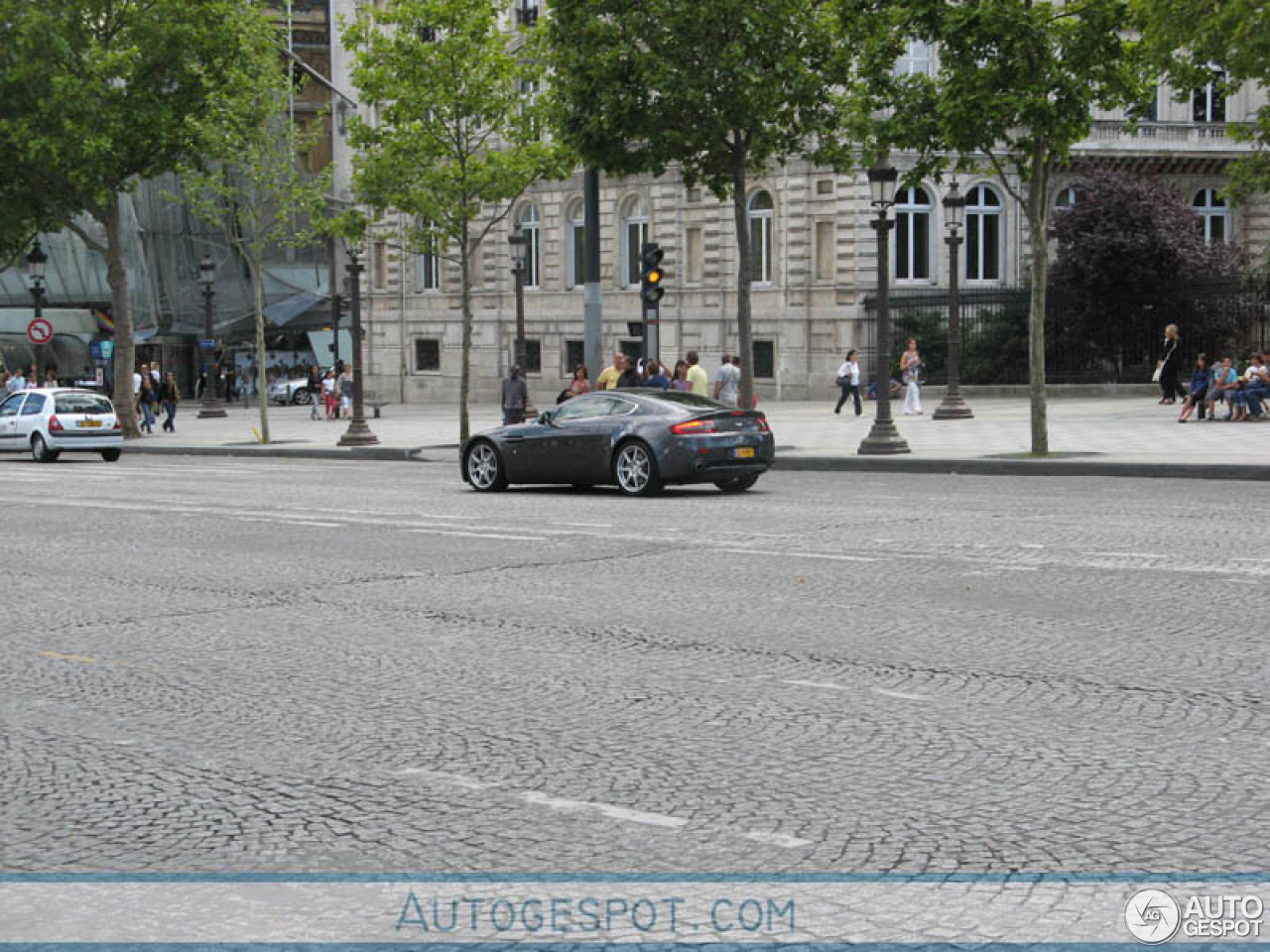 Aston Martin V8 Vantage