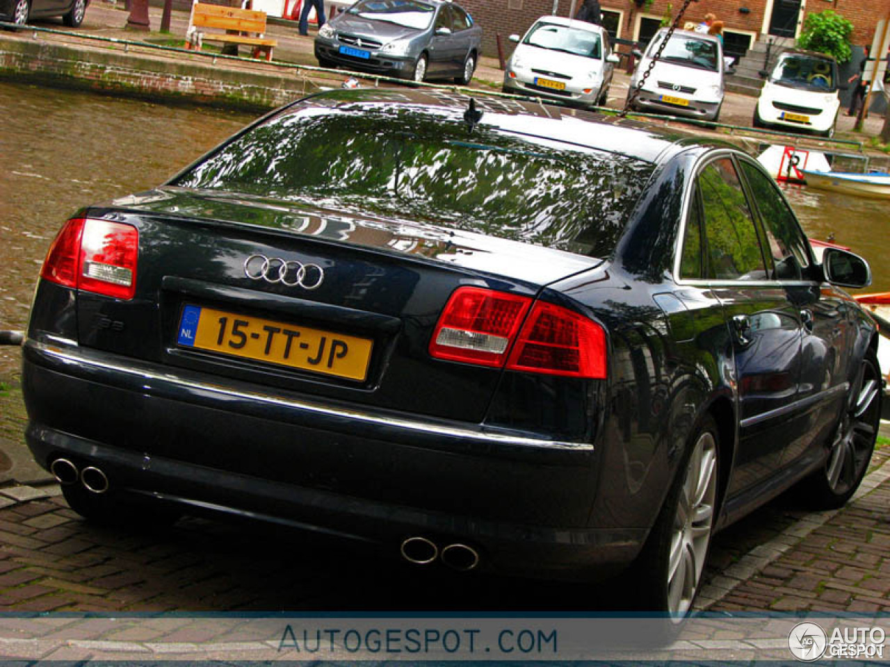 Audi S8 D3