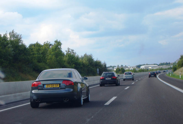 Audi RS4 Sedan