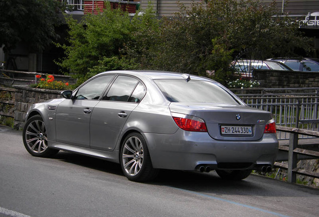 BMW M5 E60 2005