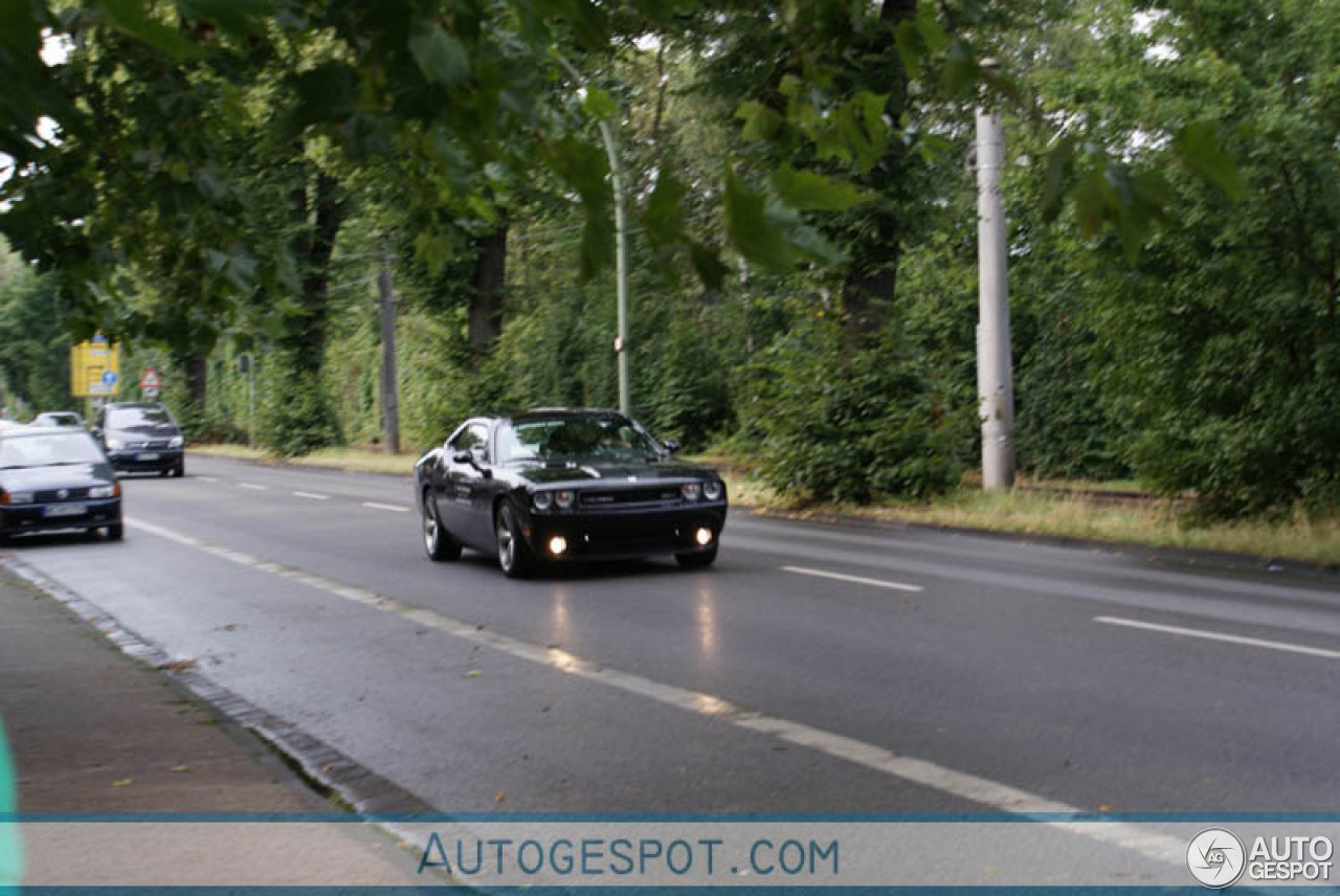 Dodge Challenger SRT-8