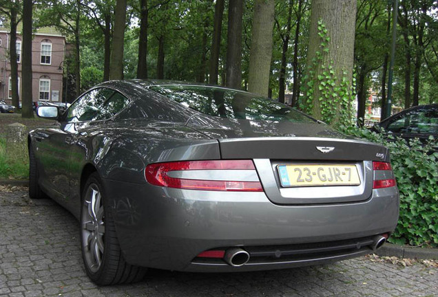 Aston Martin DB9