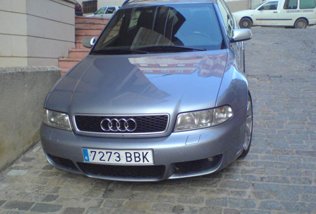 Audi RS4 Avant B5