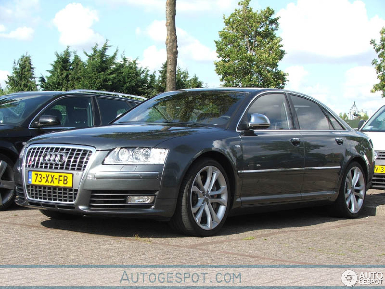 Audi S8 D3