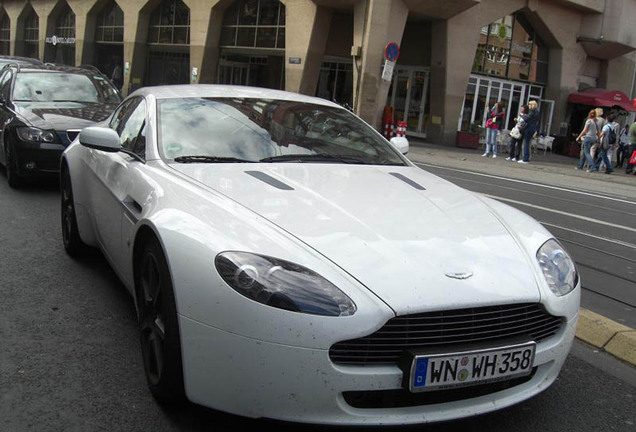 Aston Martin V8 Vantage