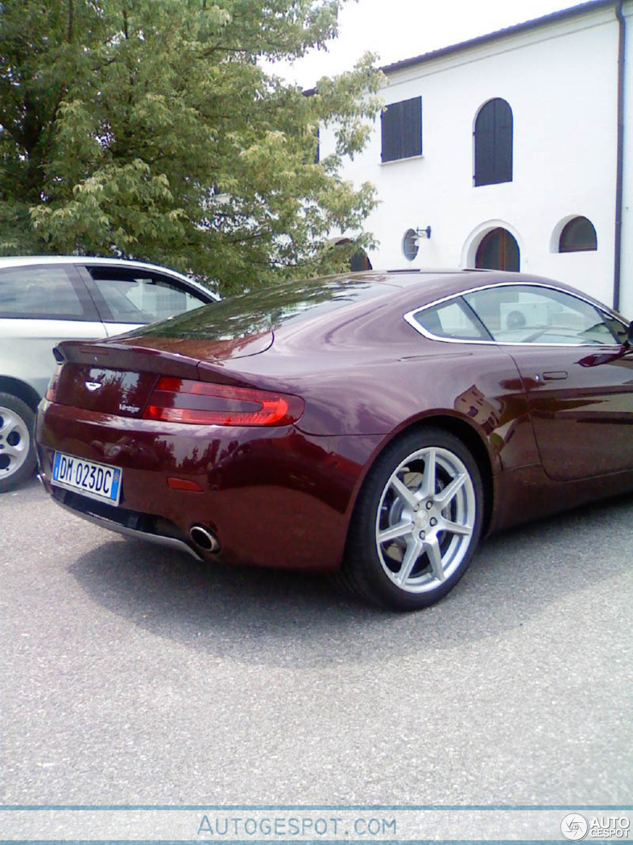 Aston Martin V8 Vantage