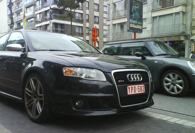 Audi RS4 Sedan