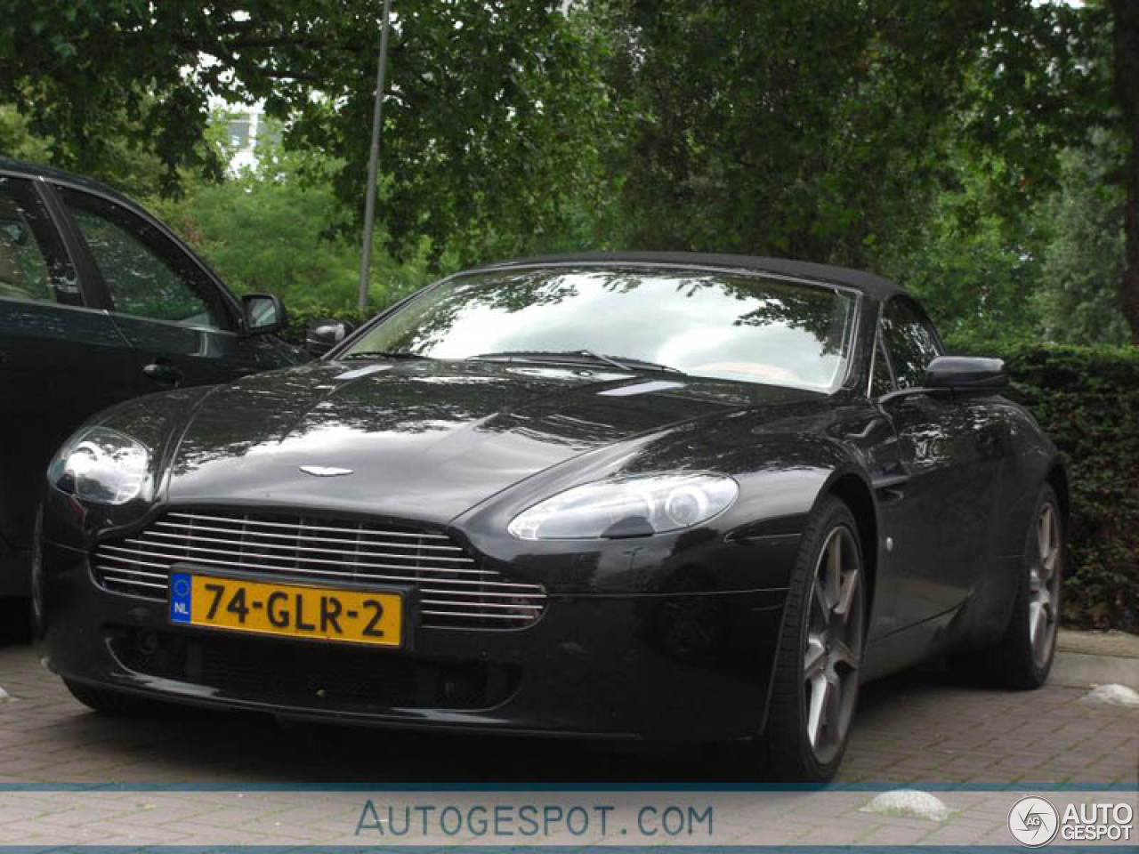 Aston Martin V8 Vantage Roadster