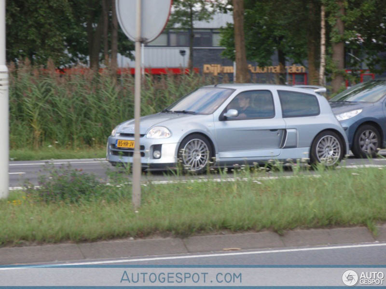 Renault Clio V6