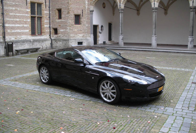 Aston Martin DB9