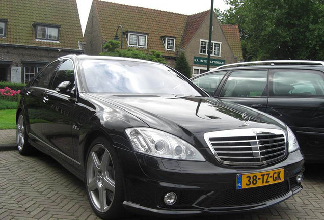 Mercedes-Benz S 63 AMG W221