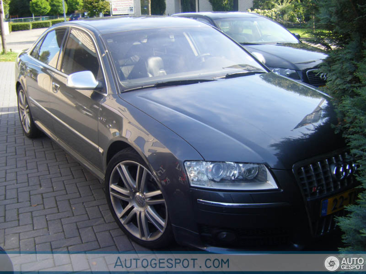 Audi S8 D3