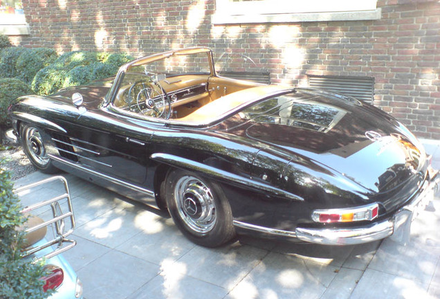 Mercedes-Benz 300SL Roadster