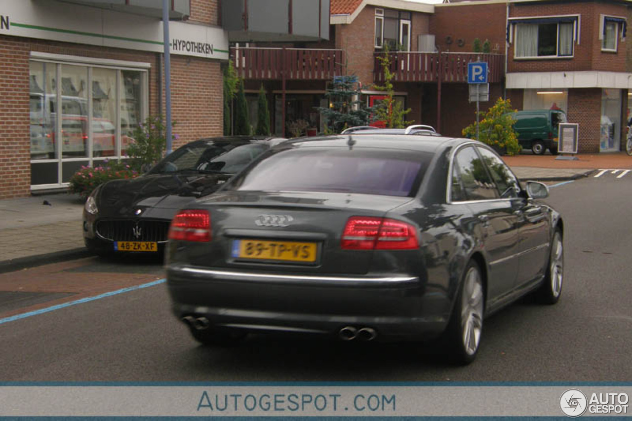 Audi S8 D3