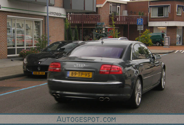 Audi S8 D3