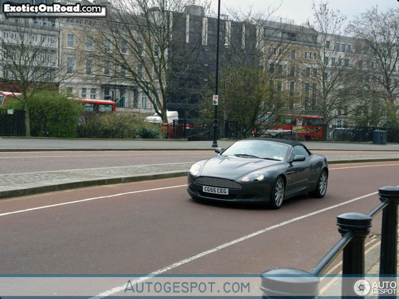 Aston Martin DB9 Volante