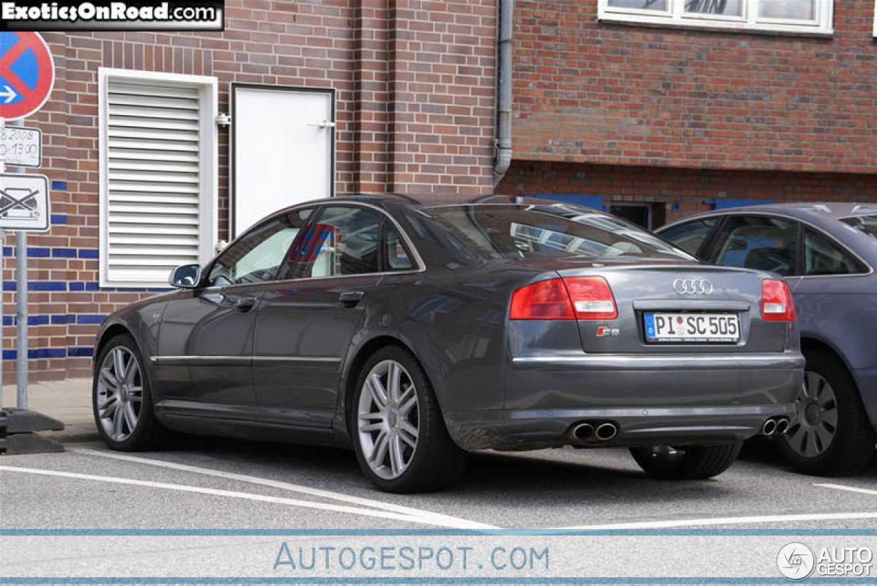 Audi S8 D3